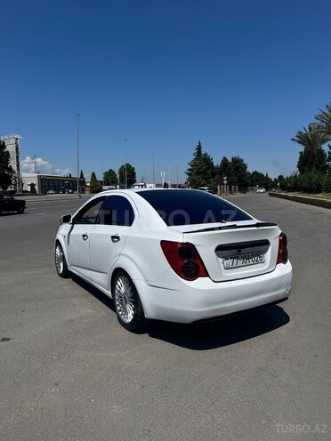 Chevrolet Aveo-3