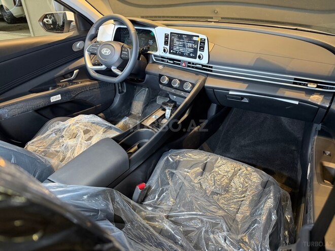 Hyundai Elantra-20