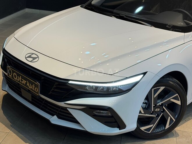 Hyundai Elantra-13