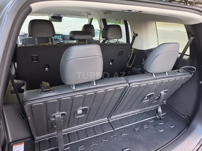 Hyundai Santa Fe-13