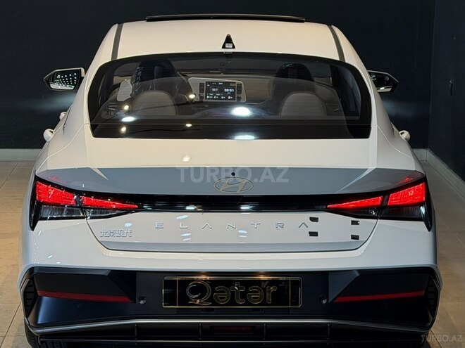 Hyundai Elantra-14