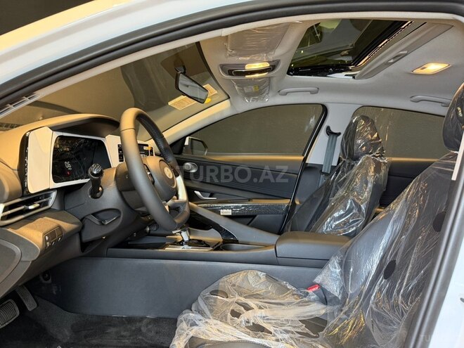 Hyundai Elantra-17