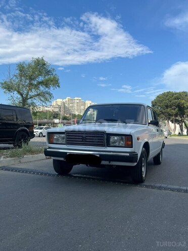 LADA (VAZ) 2107-2