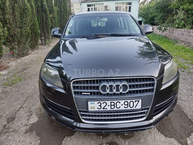 Audi Q7-17