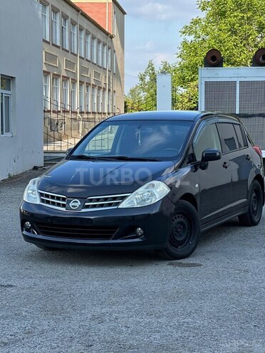 Nissan Tiida-1