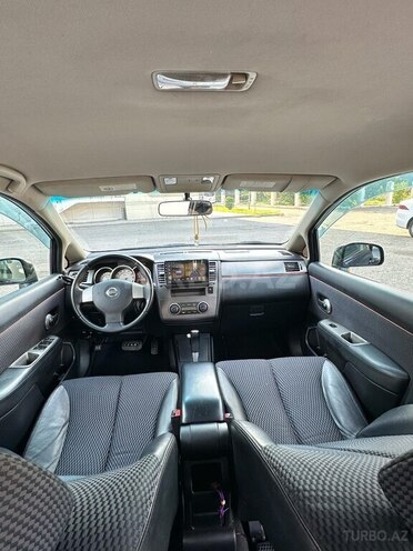 Nissan Tiida-8