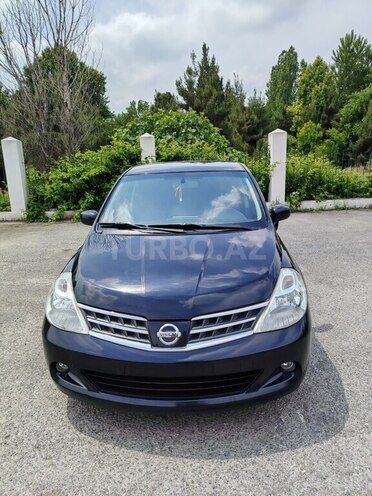Nissan Tiida-5