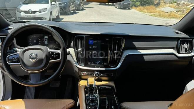 Volvo S60-8