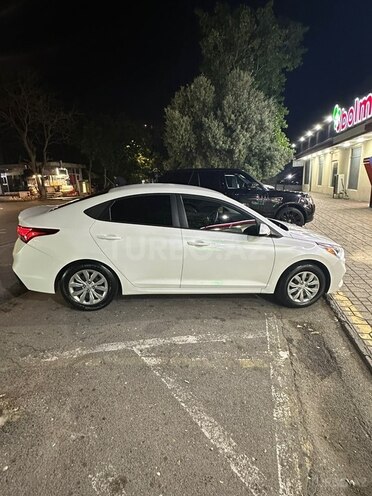Hyundai Accent-3