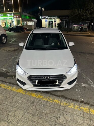 Hyundai Accent-1