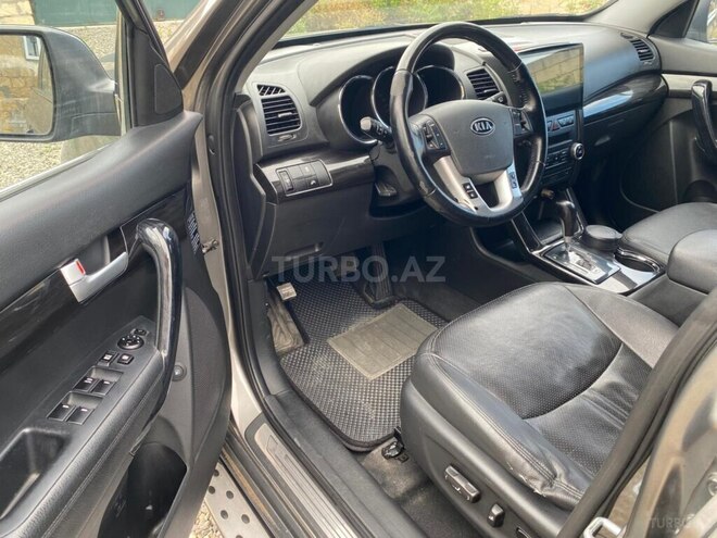 Kia Sorento-11