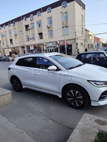 BYD e2-4