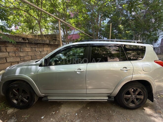 Toyota RAV4-6