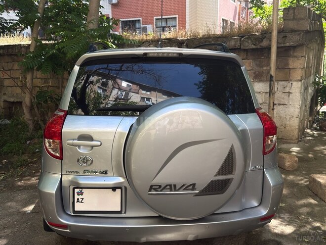Toyota RAV4-4