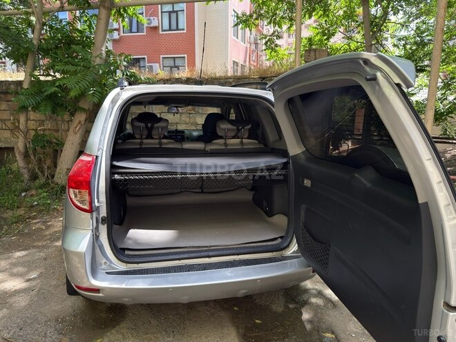 Toyota RAV4-7