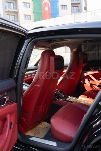 Porsche Panamera GTS-10