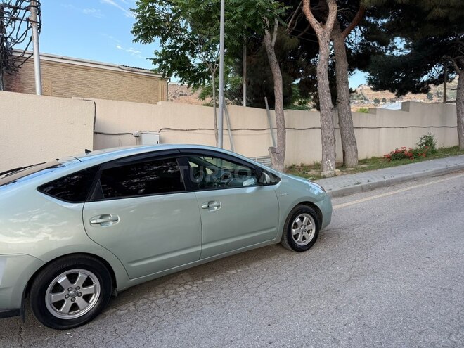 Toyota Prius-4