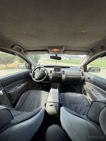 Toyota Prius-10