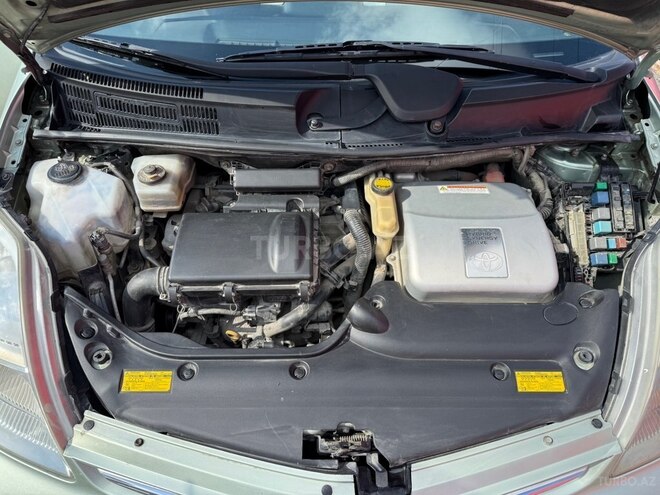 Toyota Prius-8