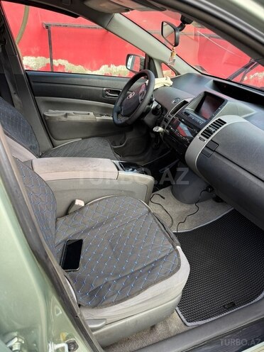Toyota Prius-9