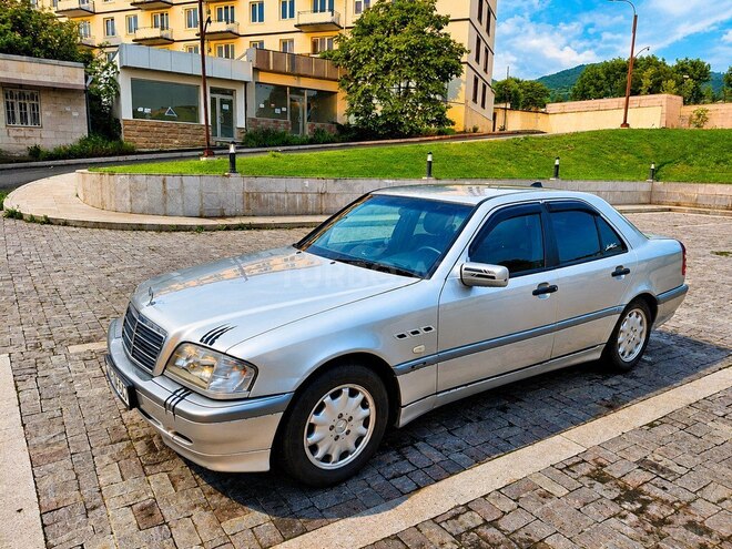 Mercedes C 180-2