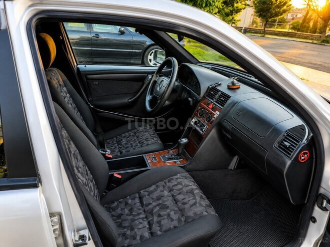 Mercedes C 180-3