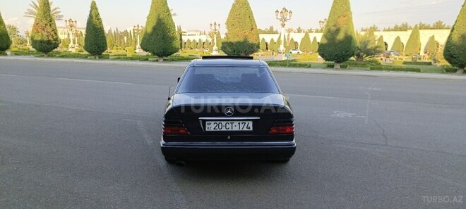 Mercedes 200 E-8