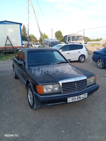 Mercedes 190-1
