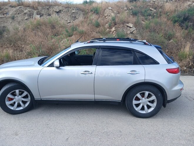 Infiniti FX35-3