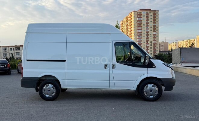 Ford Transit-3