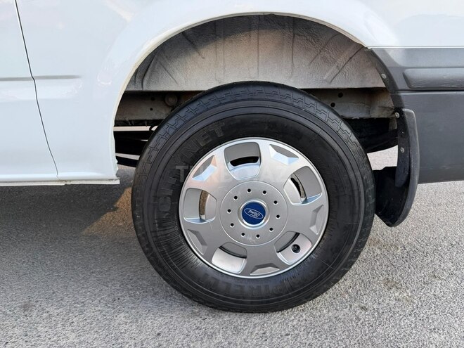 Ford Transit-14