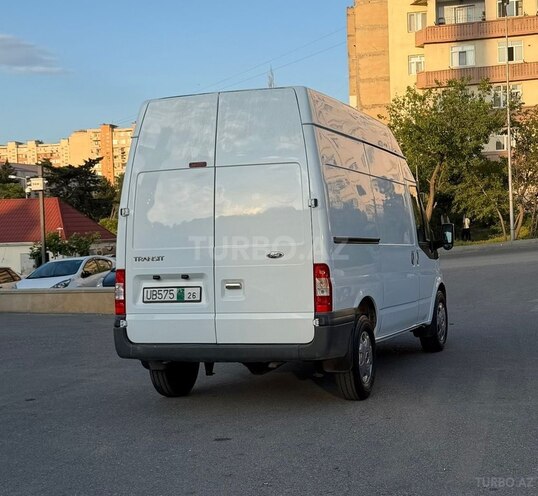 Ford Transit-6