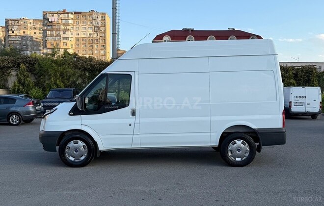 Ford Transit-4