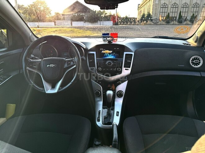 Chevrolet Cruze-8