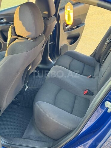 Chevrolet Cruze-13