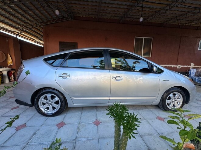 Toyota Prius-3
