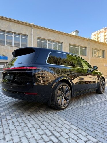 Li Auto L9-4