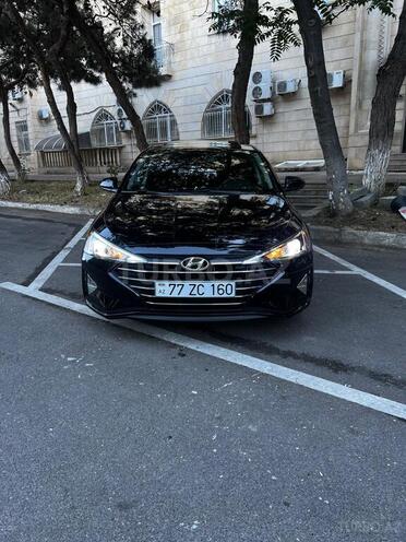 Hyundai Elantra-1