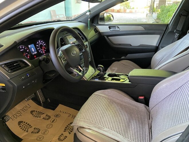 Hyundai Sonata-8
