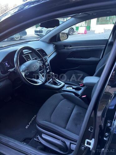 Hyundai Elantra-2