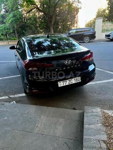 Hyundai Elantra-3