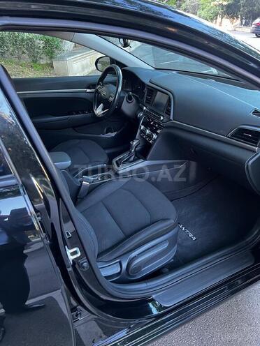Hyundai Elantra-5
