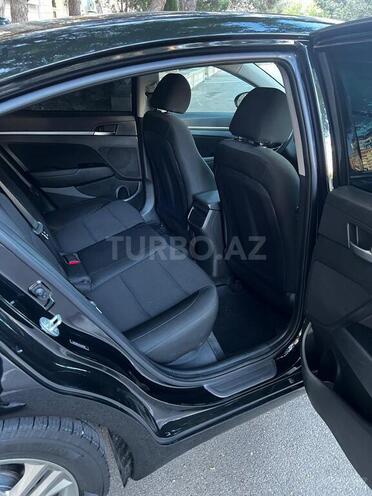Hyundai Elantra-7