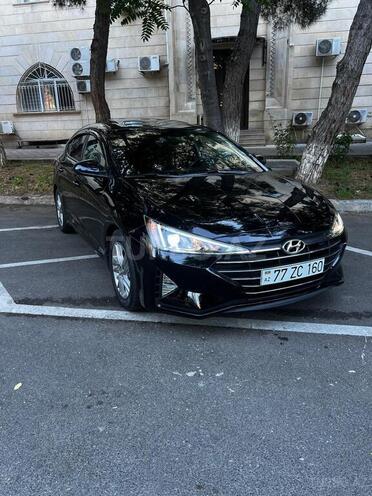 Hyundai Elantra-8