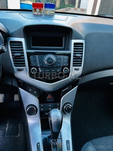 Chevrolet Cruze-16