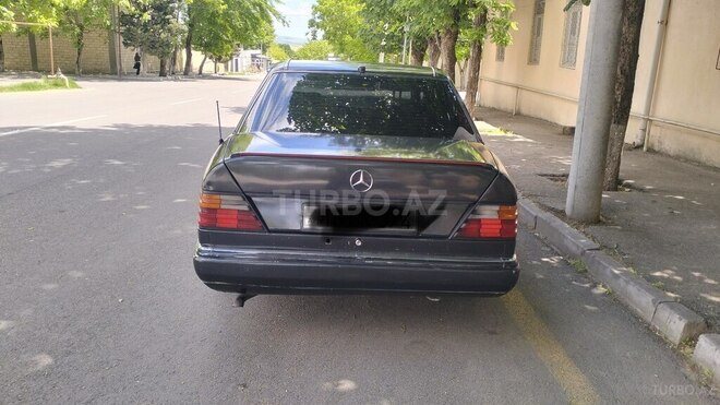Mercedes E 200-4