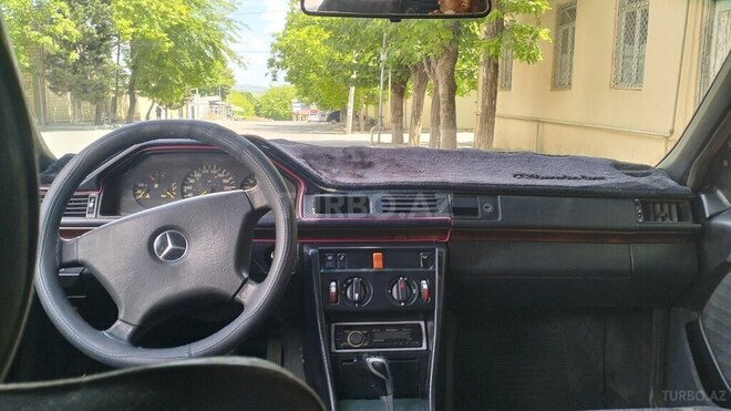 Mercedes E 200-6