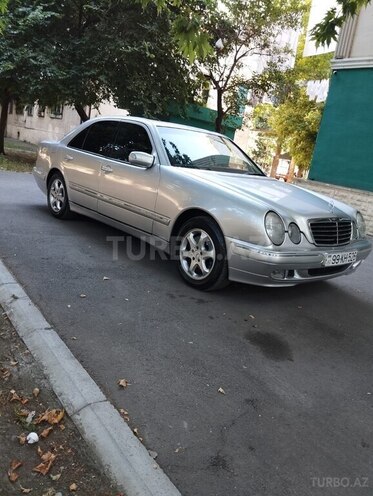 Mercedes E 240-8