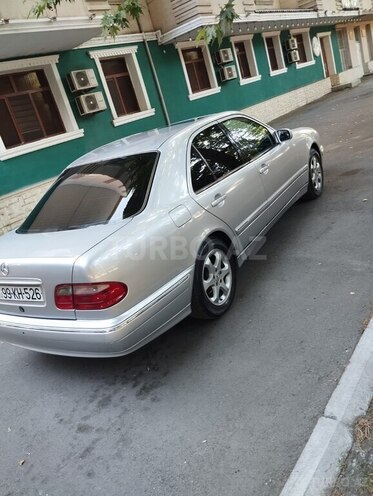 Mercedes E 240-6