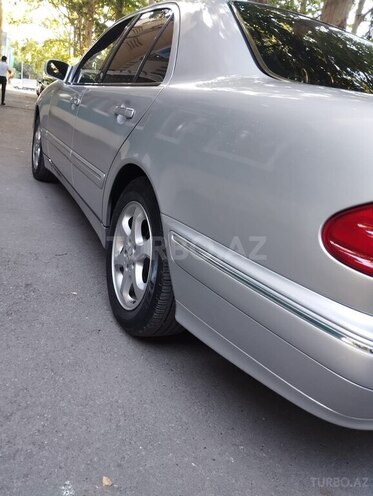 Mercedes E 240-16